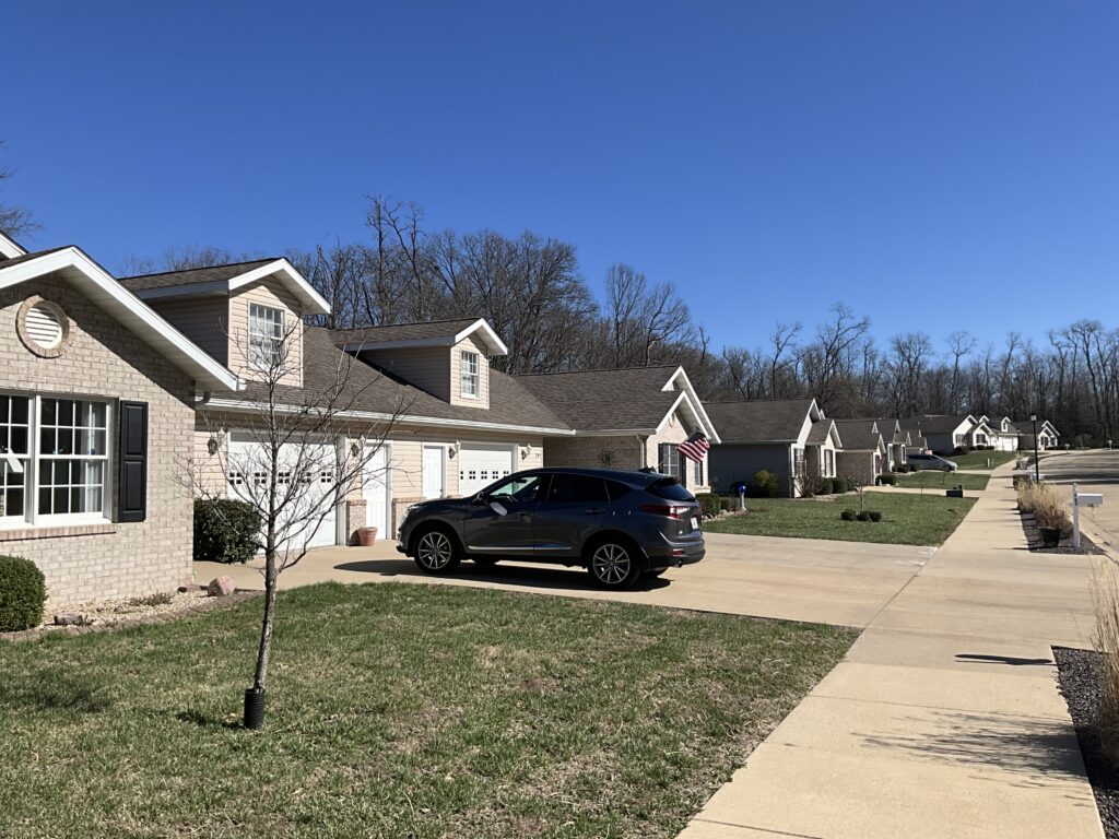 105 Honey Locust Ln, Unit 104